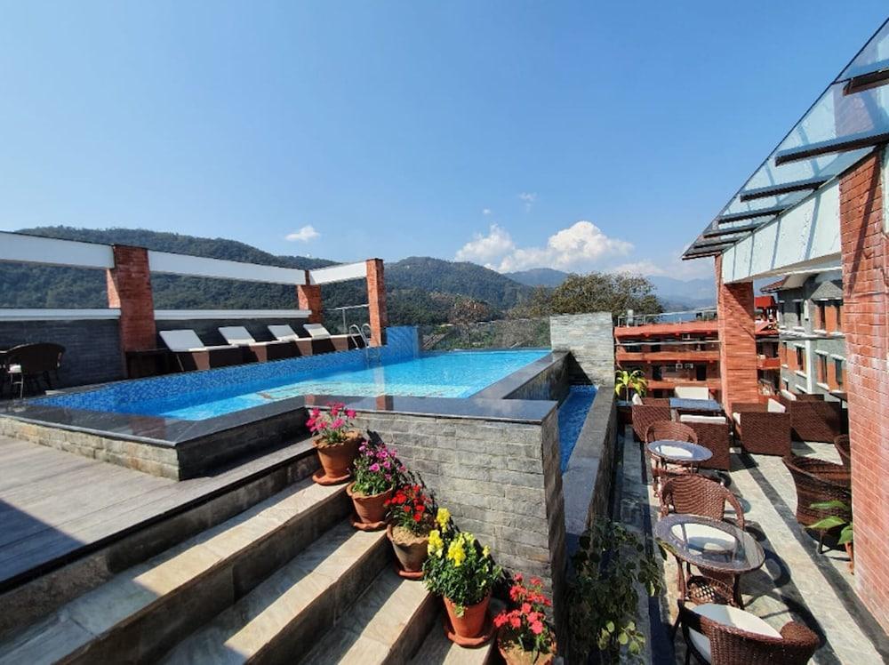 Hotel Landmark Pokhara Eksteriør bilde